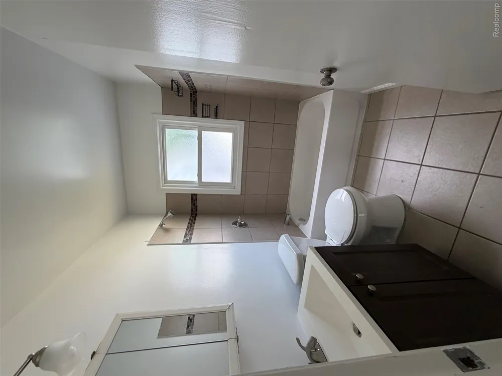 27373 Dartmouth Street Madison Heights City, MI 48071