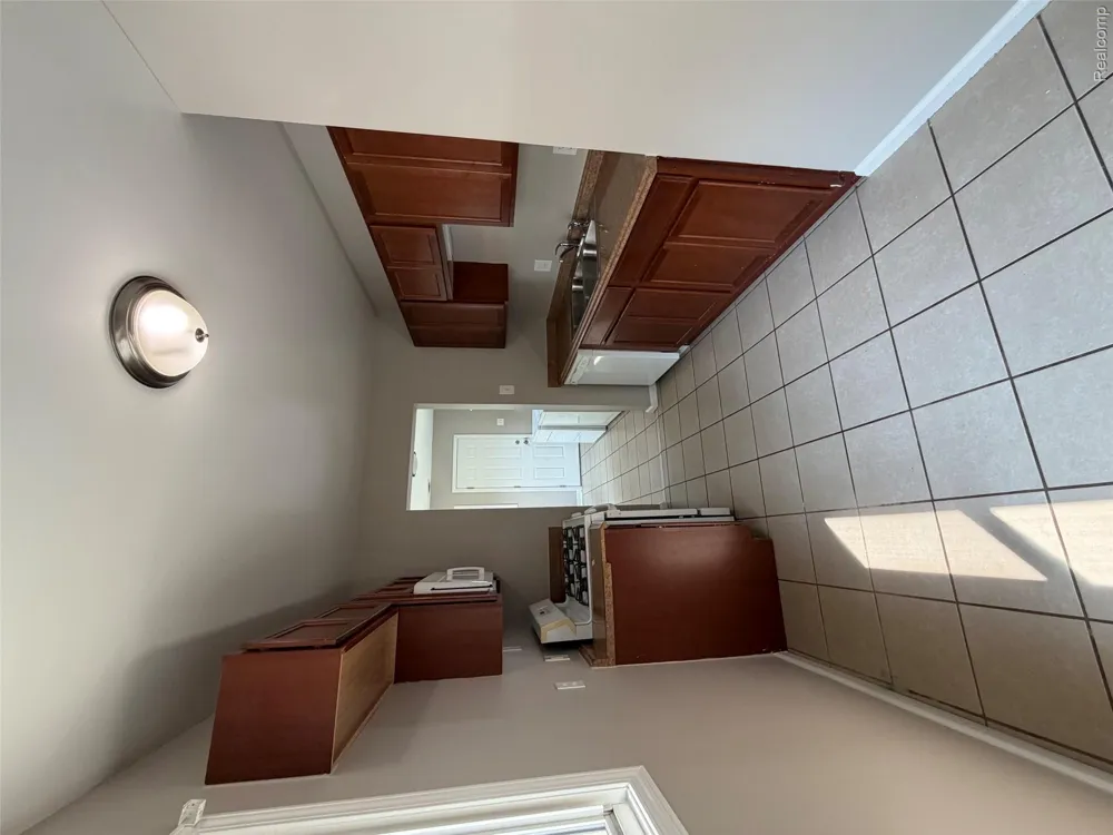 27373 Dartmouth Street Madison Heights City, MI 48071