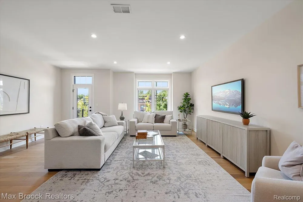 378 Notre Dame Street Grosse Pointe City, MI 48230