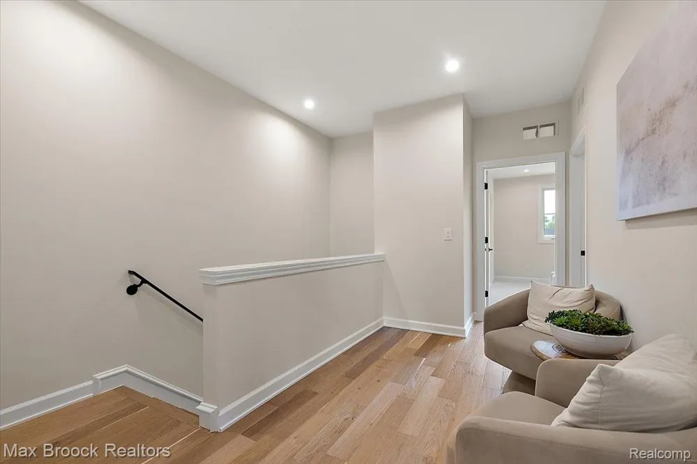 378 Notre Dame Street Grosse Pointe City, MI 48230