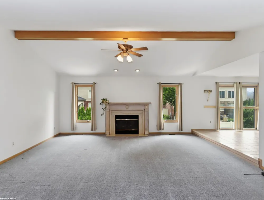 39328 Rivercrest Avenue Harrison Charter Township, MI 48045