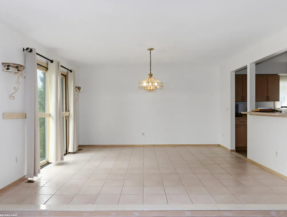 39328 Rivercrest Avenue Harrison Charter Township, MI 48045