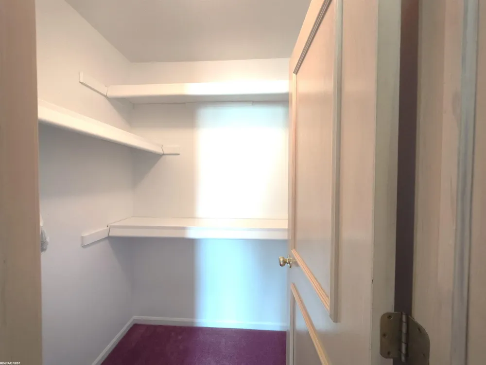 39328 Rivercrest Avenue Harrison Charter Township, MI 48045
