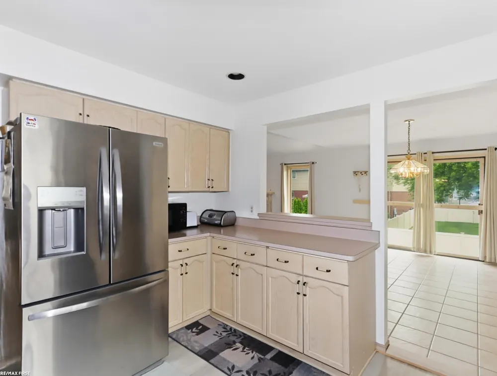 39328 Rivercrest Avenue Harrison Charter Township, MI 48045