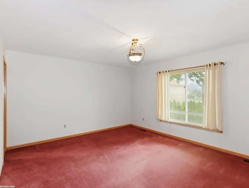 39328 Rivercrest Avenue Harrison Charter Township, MI 48045