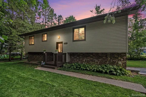 11372 Outer Drive