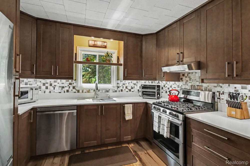 11372 Outer Drive Putnam Township, MI 48169
