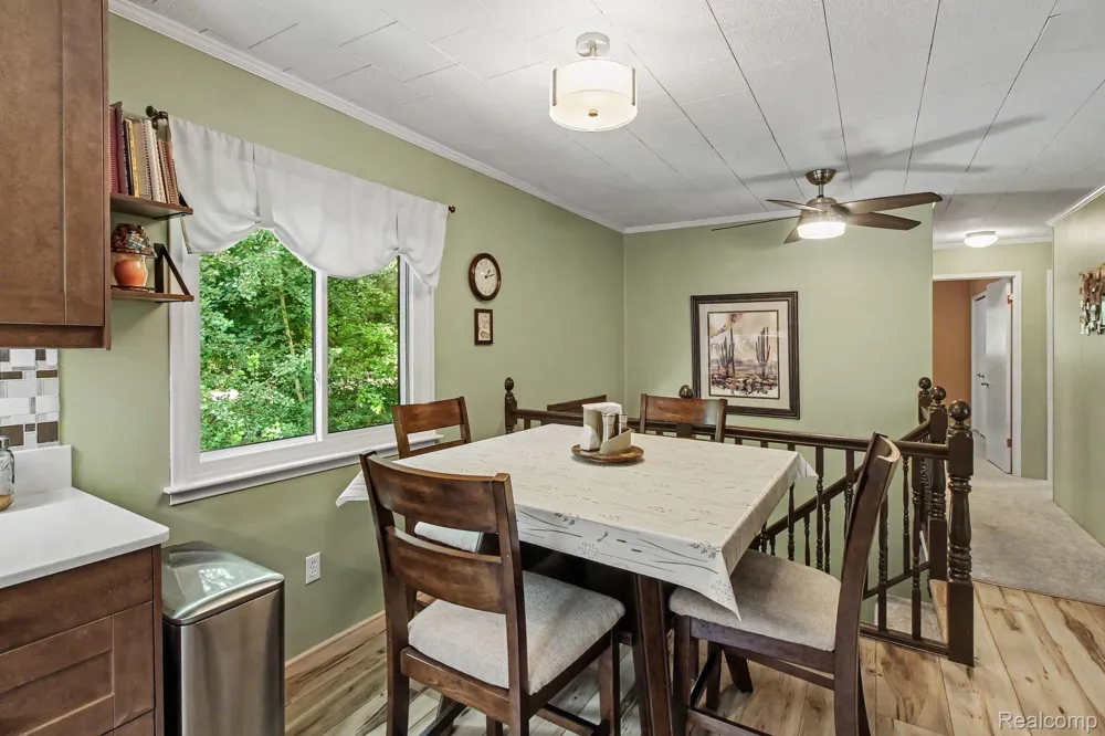 11372 Outer Drive Putnam Township, MI 48169