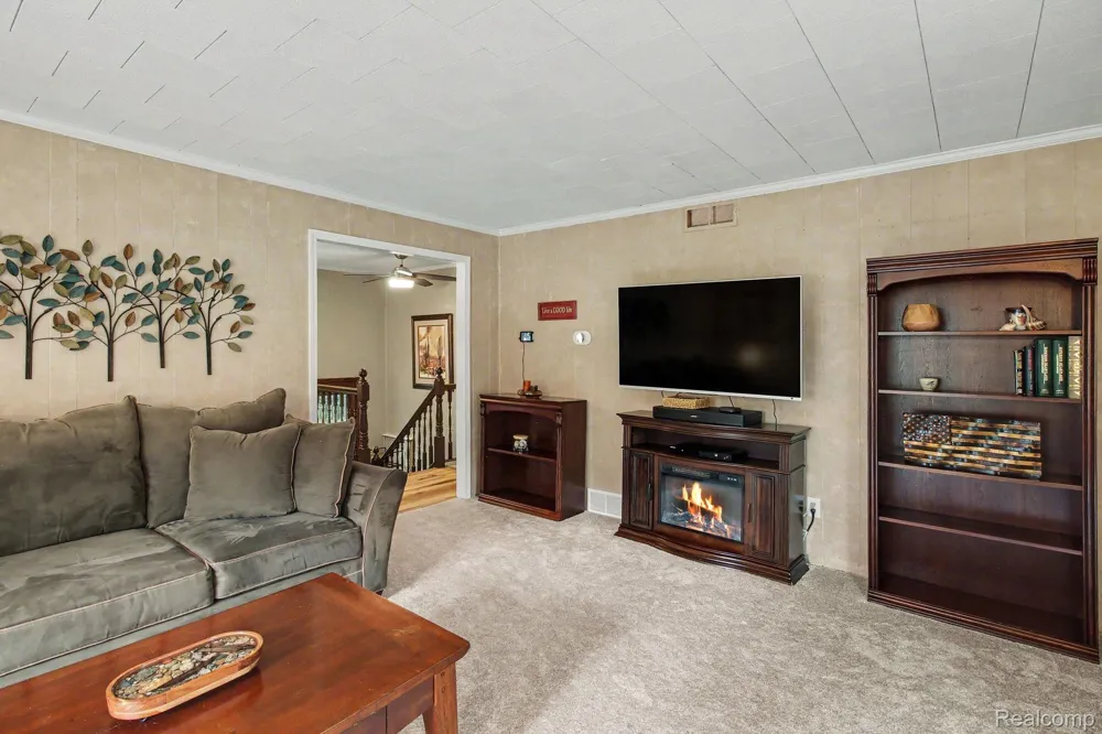 11372 Outer Drive Putnam Township, MI 48169
