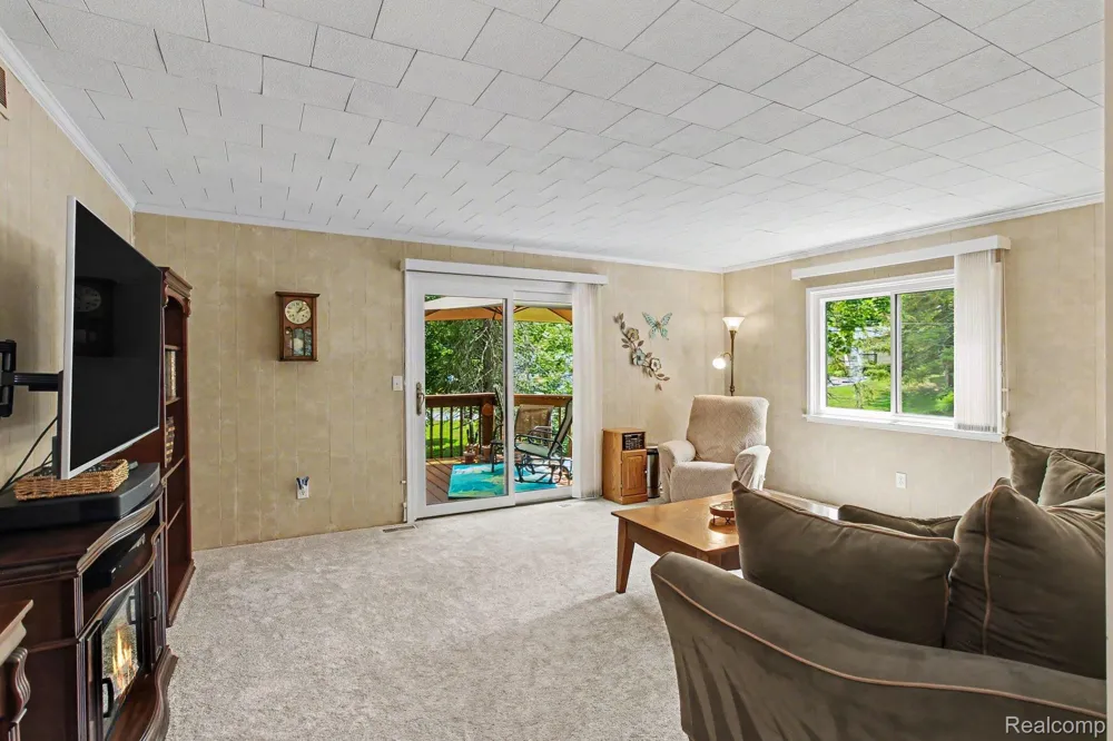 11372 Outer Drive Putnam Township, MI 48169