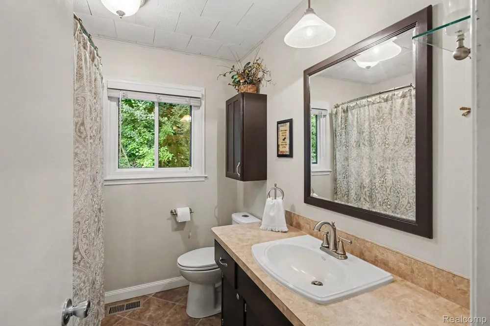11372 Outer Drive Putnam Township, MI 48169