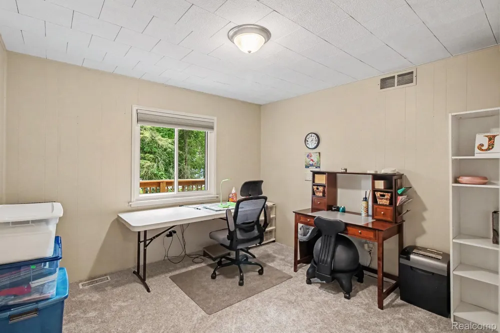 11372 Outer Drive Putnam Township, MI 48169