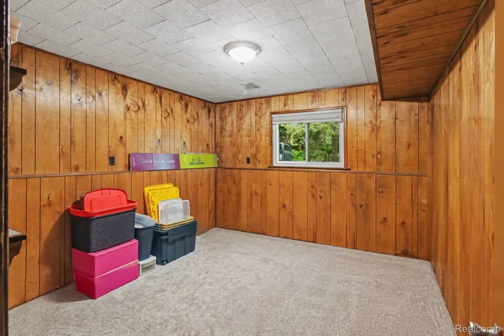 11372 Outer Drive Putnam Township, MI 48169