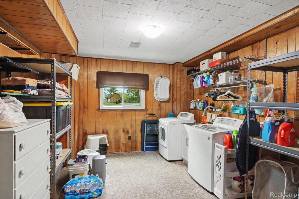 11372 Outer Drive Putnam Township, MI 48169