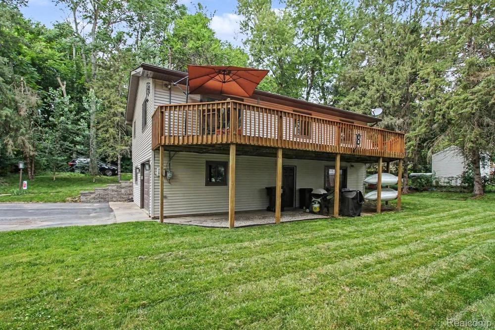 11372 Outer Drive Putnam Township, MI 48169
