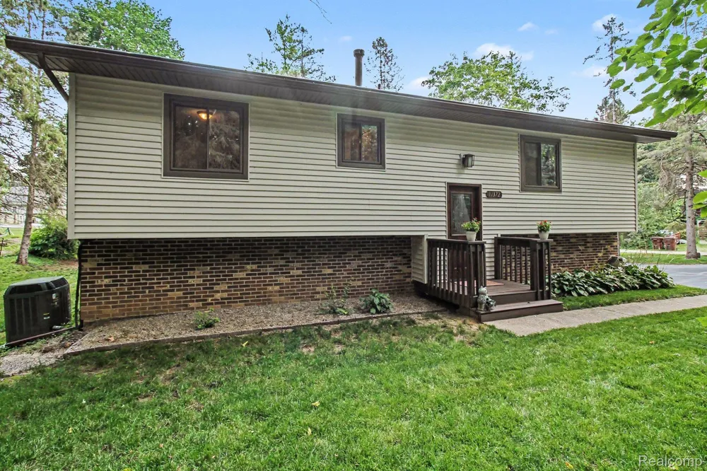 11372 Outer Drive Putnam Township, MI 48169