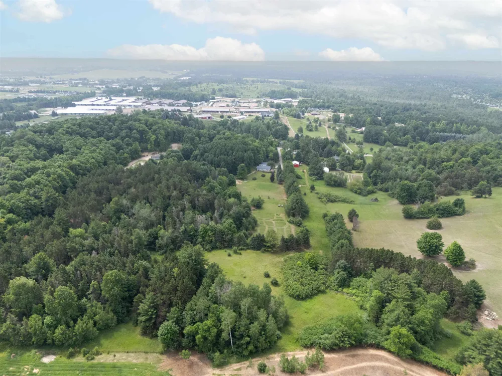 6173 Brackett Road Acme Township, MI 49690