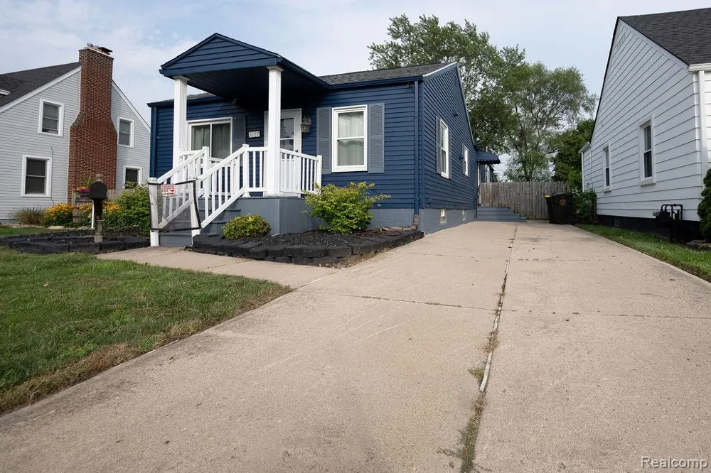 3227 Charles Street Trenton City, MI 48183