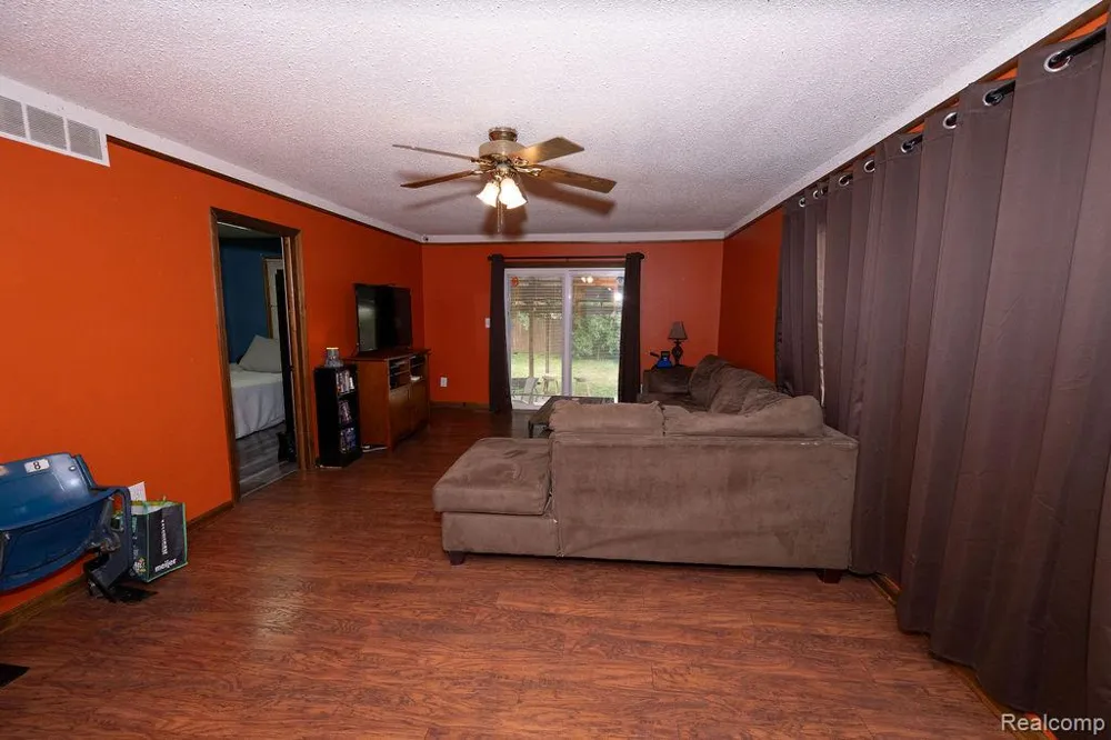3227 Charles Street Trenton City, MI 48183