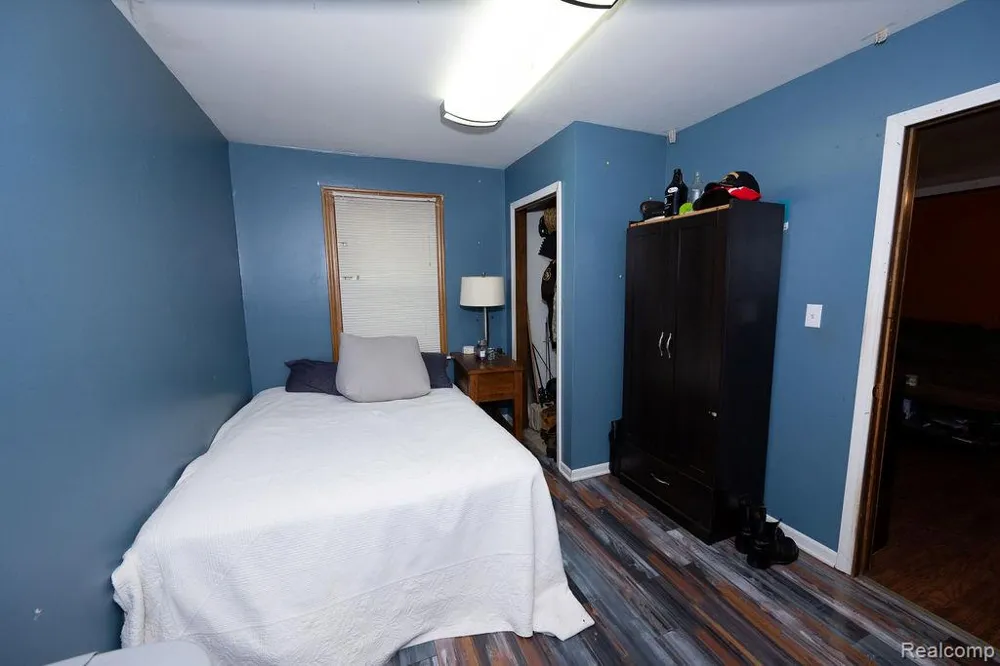 3227 Charles Street Trenton City, MI 48183