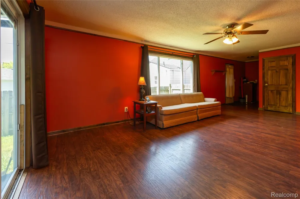 3227 Charles Street Trenton City, MI 48183
