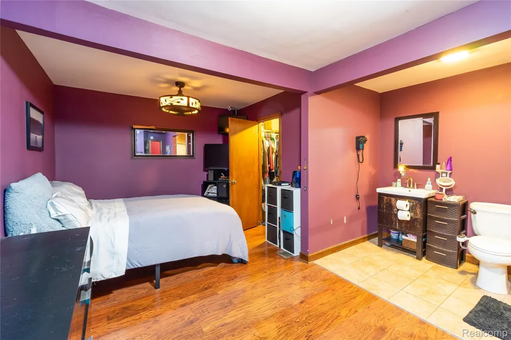3227 Charles Street Trenton City, MI 48183
