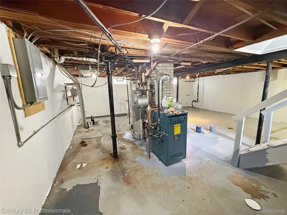 18424 Glenmore Redford Charter Township, MI 48240