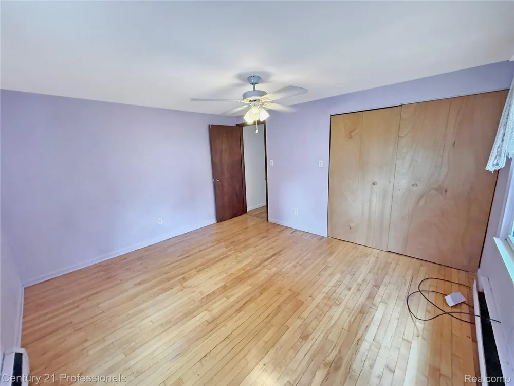 18424 Glenmore Redford Charter Township, MI 48240
