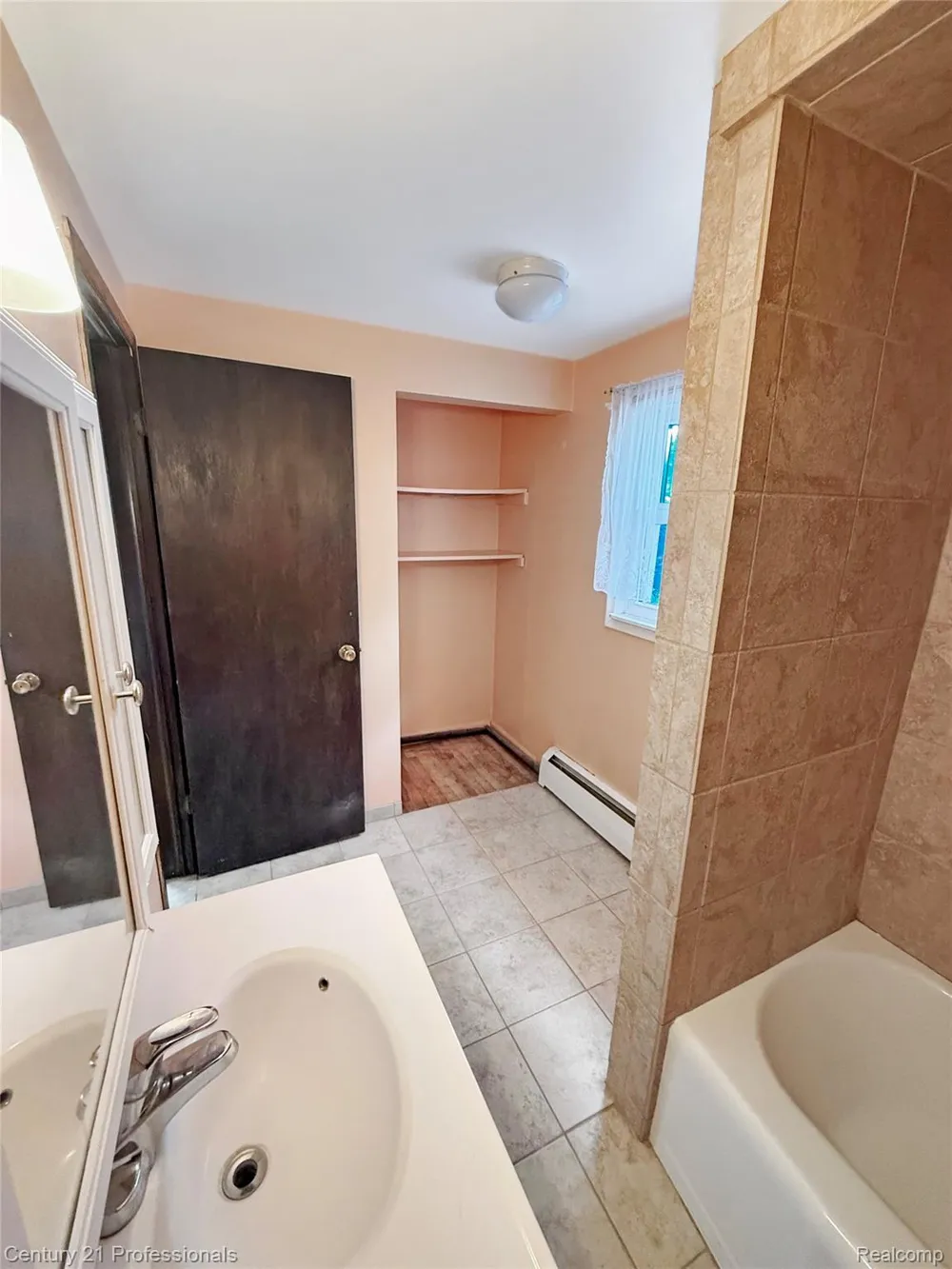 18424 Glenmore Redford Charter Township, MI 48240