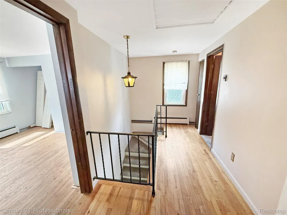 18424 Glenmore Redford Charter Township, MI 48240