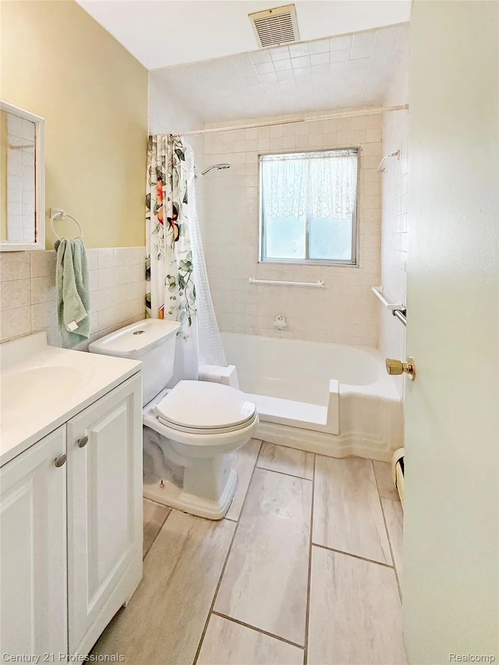 18424 Glenmore Redford Charter Township, MI 48240