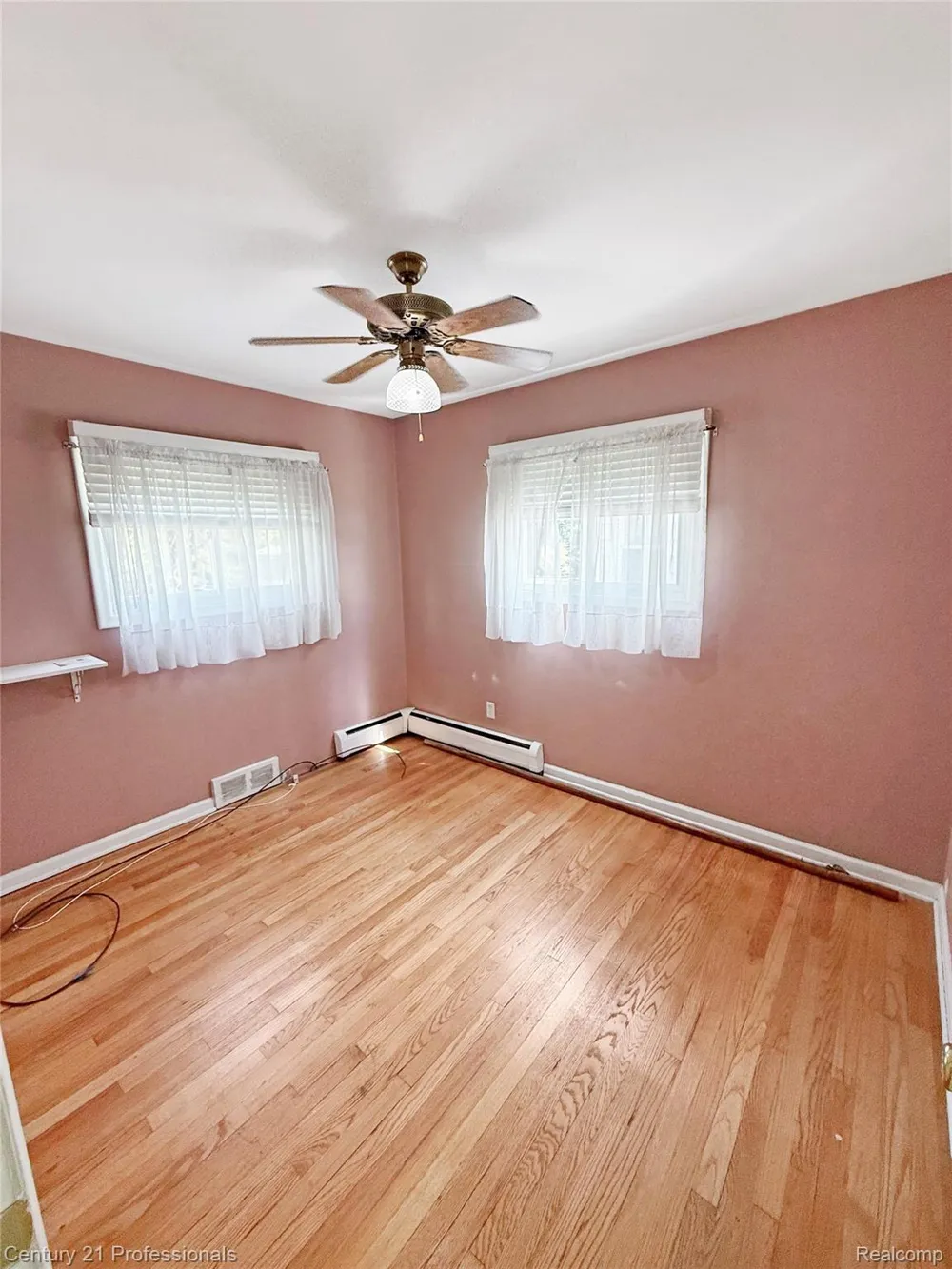 18424 Glenmore Redford Charter Township, MI 48240