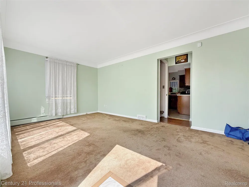 18424 Glenmore Redford Charter Township, MI 48240