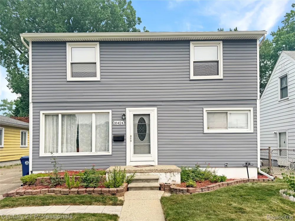 18424 Glenmore Redford Charter Township, MI 48240