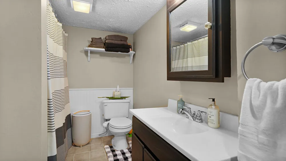 272 W 23rd Street Holland City, MI 49423