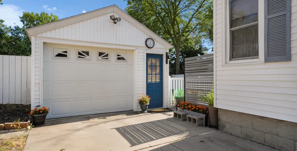 272 W 23rd Street Holland City, MI 49423