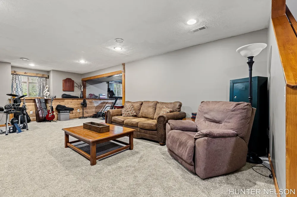 3160 Cottage Court Algoma Township, MI 49319
