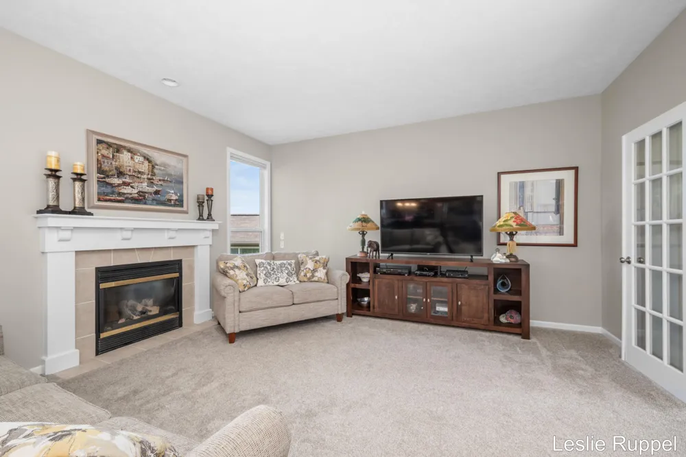 2643 Arbor Chase Drive NE Grand Rapids Charter Township, MI 49525