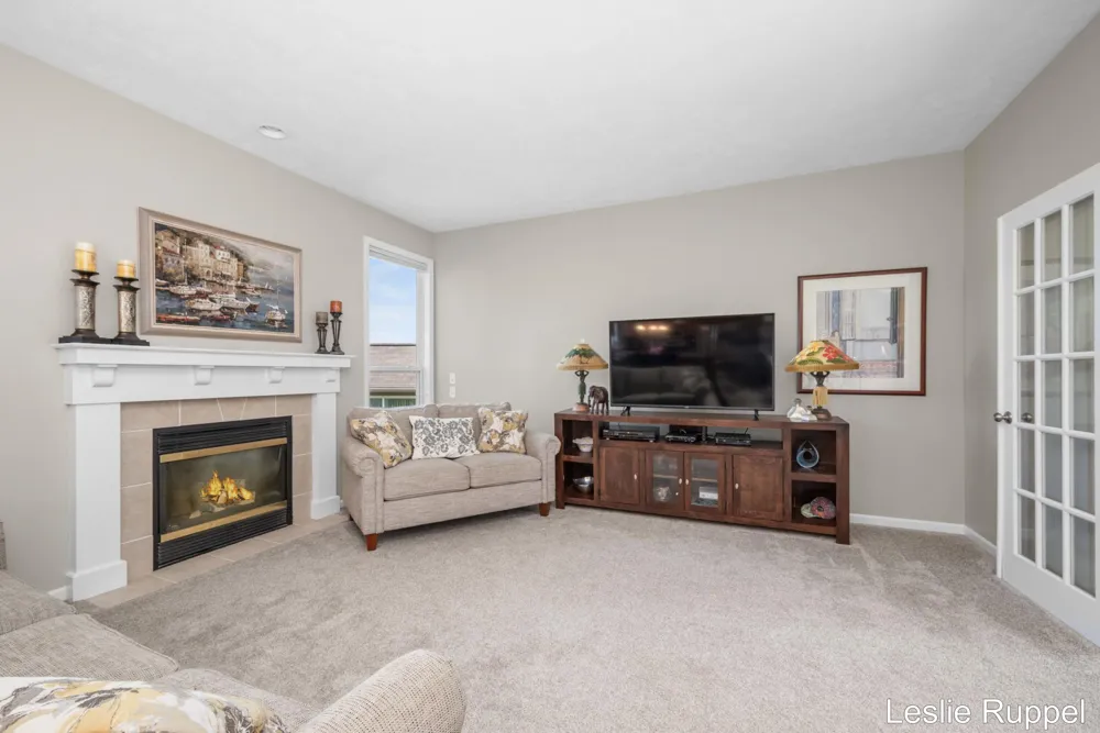 2643 Arbor Chase Drive NE Grand Rapids Charter Township, MI 49525