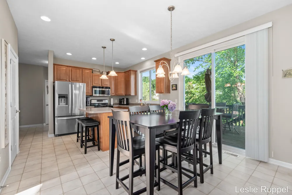 2643 Arbor Chase Drive NE Grand Rapids Charter Township, MI 49525