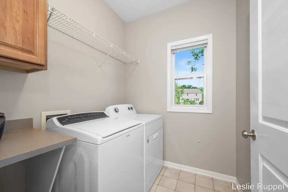 2643 Arbor Chase Drive NE Grand Rapids Charter Township, MI 49525