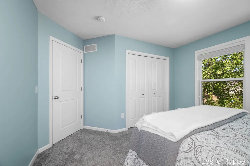 2643 Arbor Chase Drive NE Grand Rapids Charter Township, MI 49525