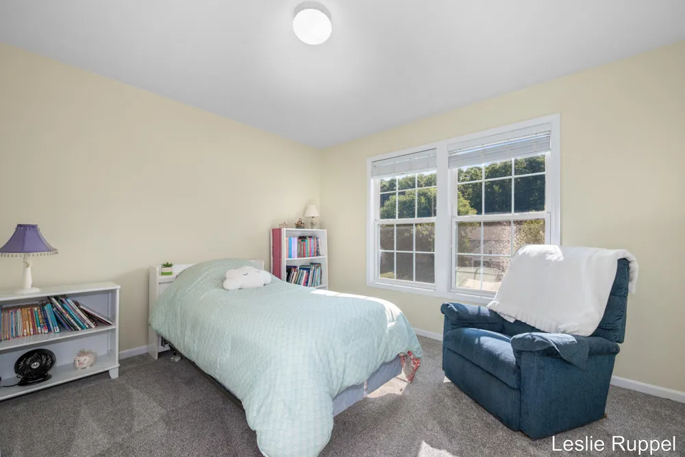 2643 Arbor Chase Drive NE Grand Rapids Charter Township, MI 49525