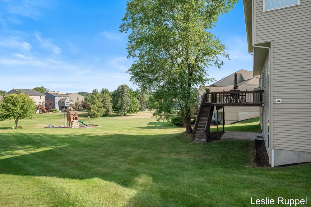 2643 Arbor Chase Drive NE Grand Rapids Charter Township, MI 49525
