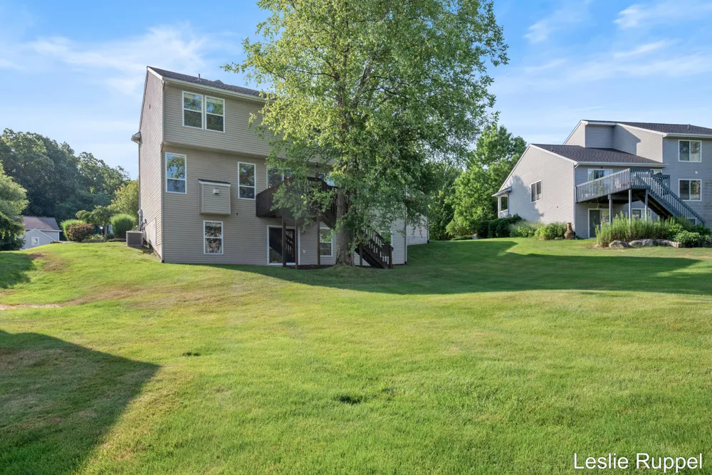 2643 Arbor Chase Drive NE Grand Rapids Charter Township, MI 49525
