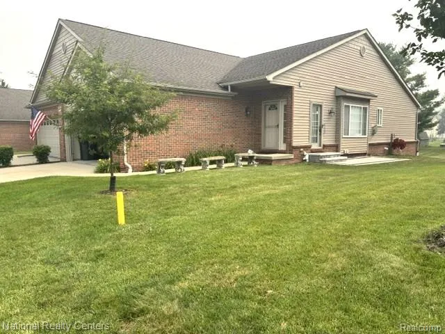 809 Chelsea Ridge Court Howell City, MI 48843