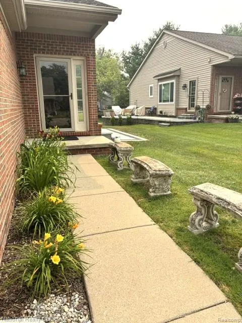 809 Chelsea Ridge Court Howell City, MI 48843