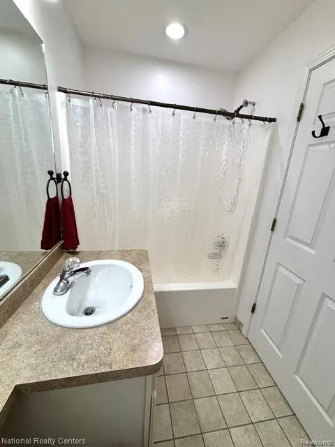 809 Chelsea Ridge Court Howell City, MI 48843