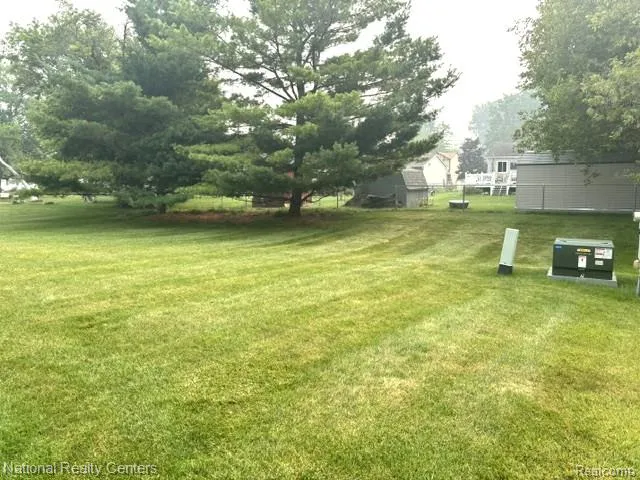809 Chelsea Ridge Court Howell City, MI 48843