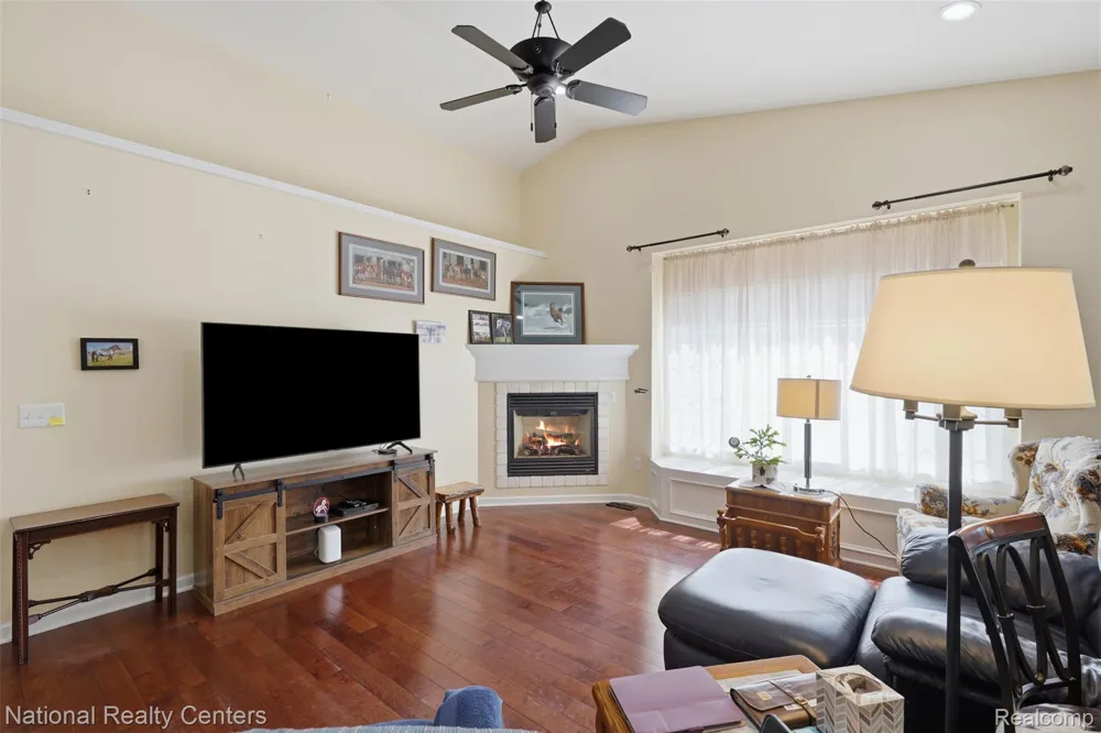 809 Chelsea Ridge Court Howell City, MI 48843
